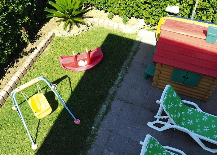 Near Majella Park & شقة