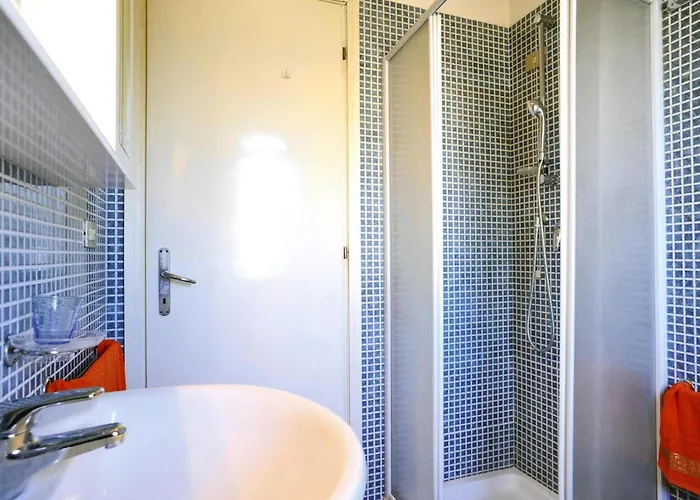 Near Majella Park & سيلفي مارينا